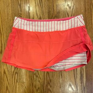 Cute older style lululemon tennis skirt.